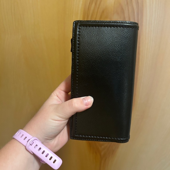 Kate Spade Wallet - Picture 2 of 6